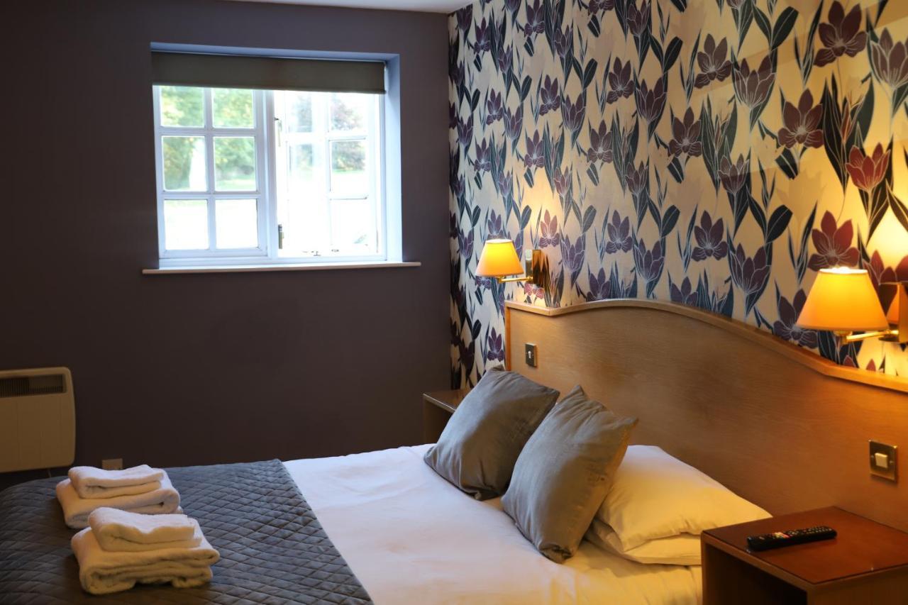 The Red Lion & Cellar Room, Betchworth Eksteriør billede