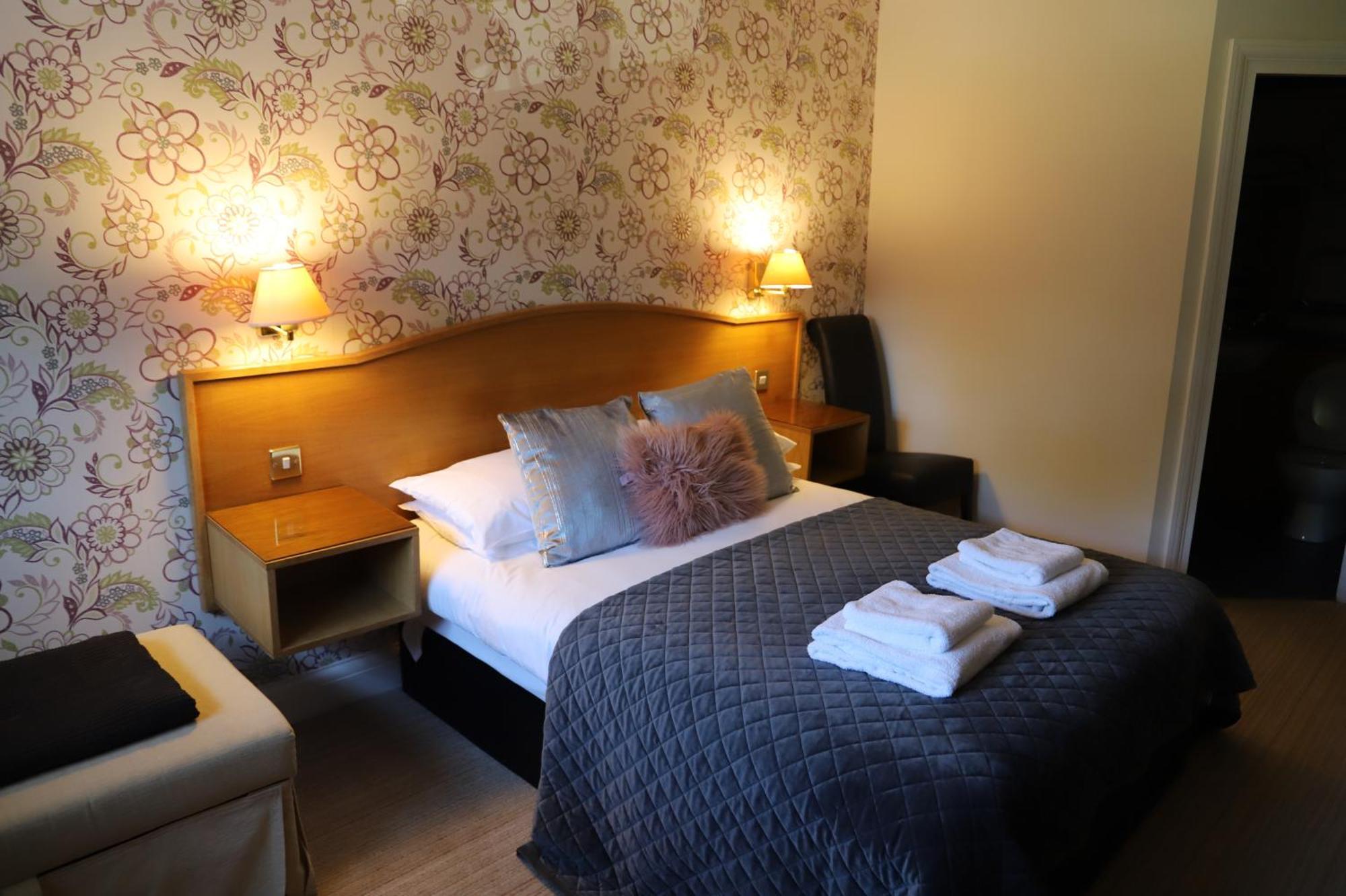 The Red Lion & Cellar Room, Betchworth Eksteriør billede