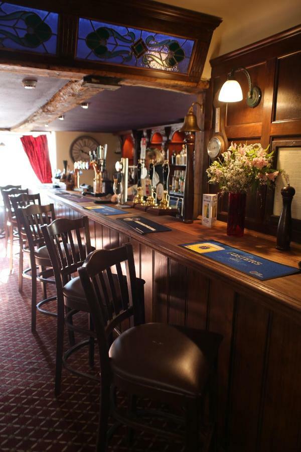 The Red Lion & Cellar Room, Betchworth Eksteriør billede