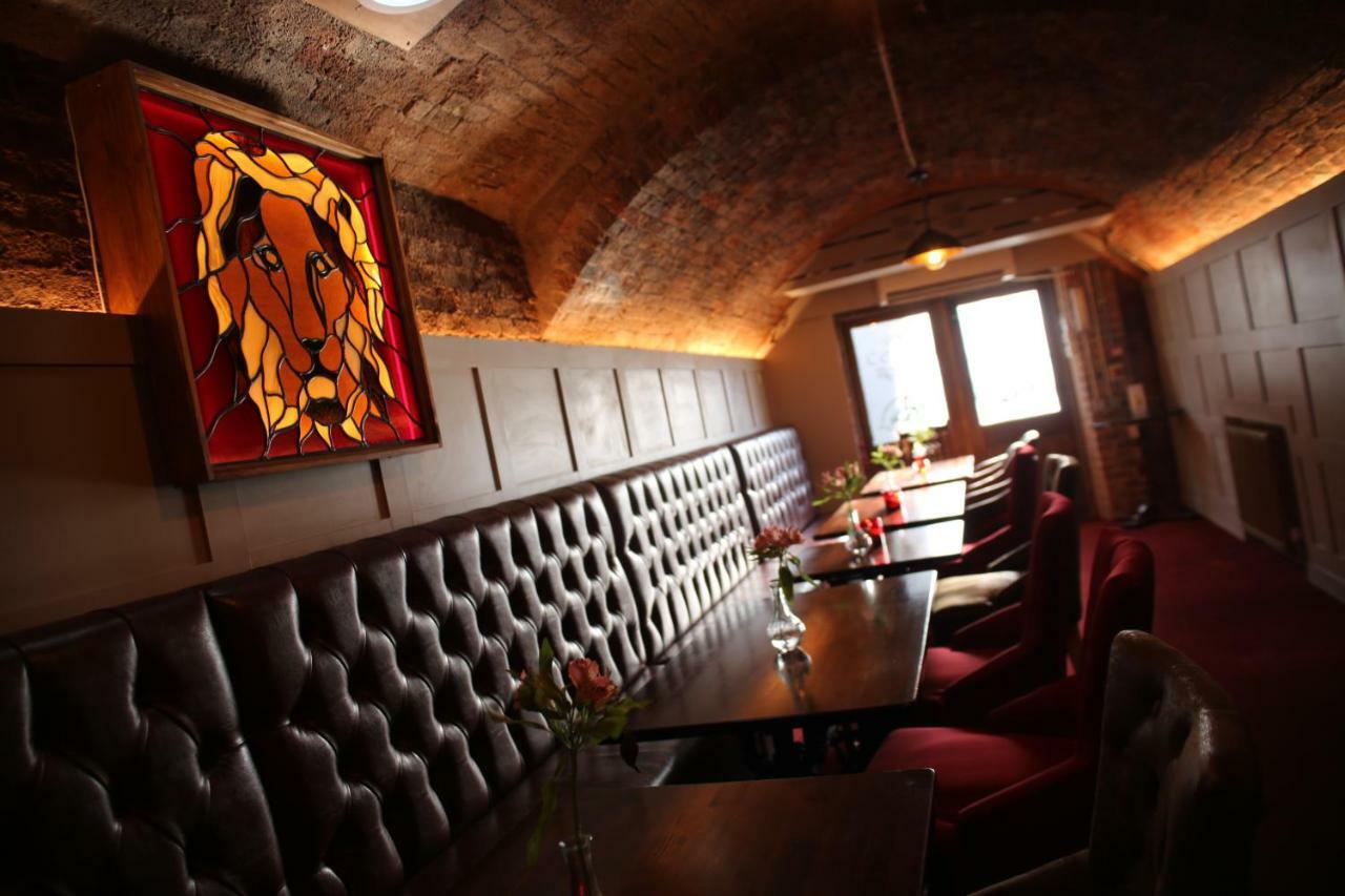 The Red Lion & Cellar Room, Betchworth Eksteriør billede